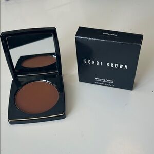 Bobbi Brown Bronzing Powder – Golden Deep – New Authentic